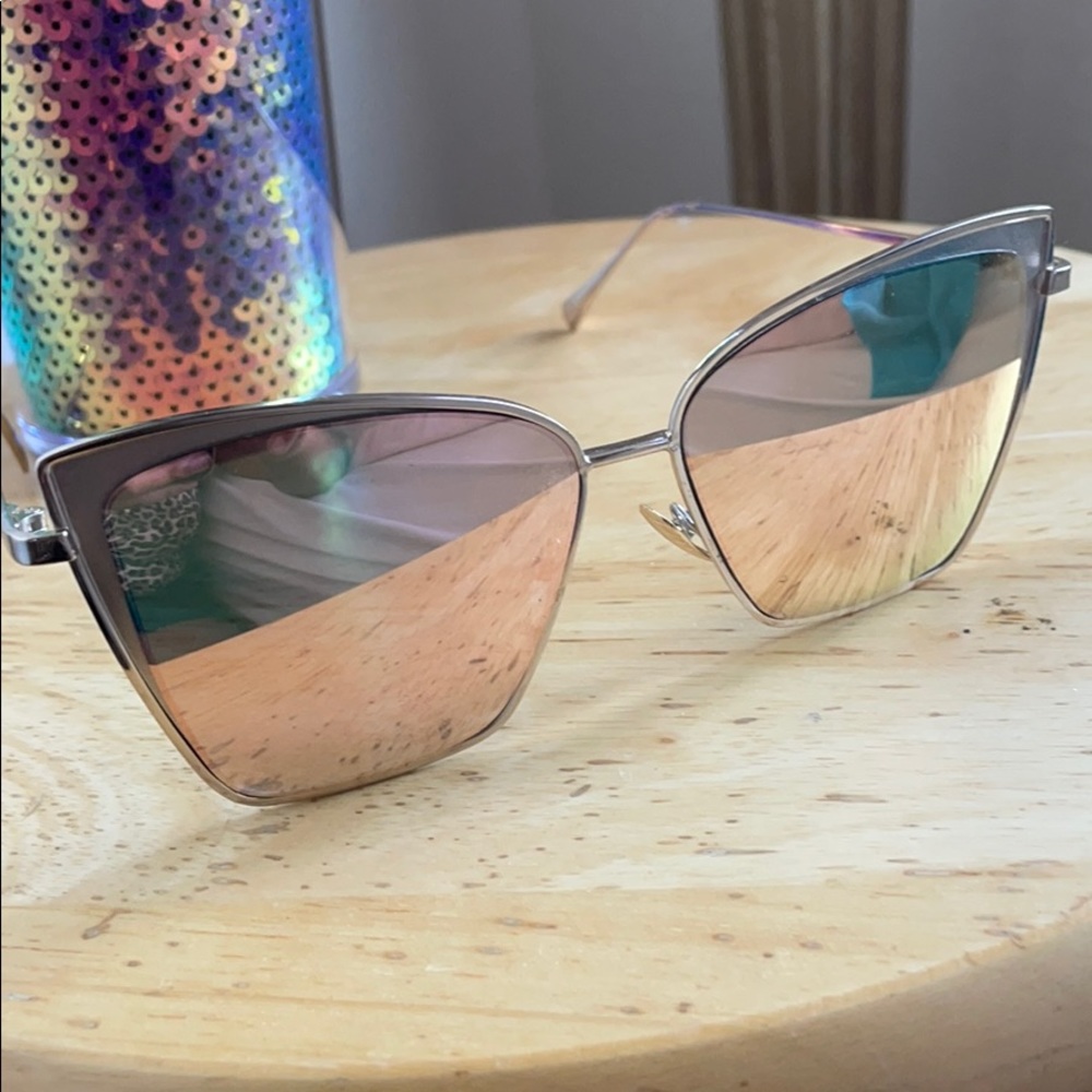 Reflective sunnies